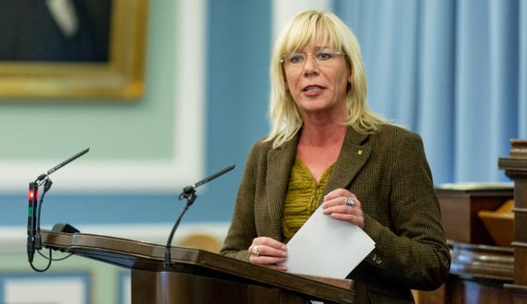 Hvetur Björk til að hafna leiðréttingunni