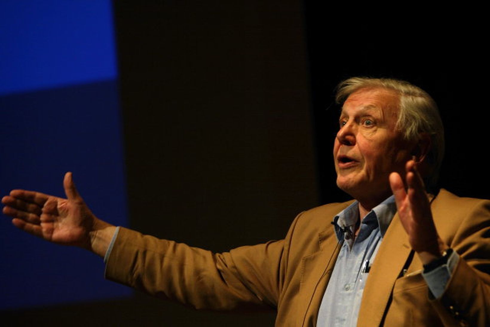 Attenborough hélt fyrirlestur hér á landi 2009 og komust færri …