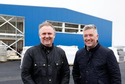 Rúnar Höskuldsson framkvæmdastjóri sölusviðs og Börkur Grímsson forstjóri á nýju athafnasvæði Stólpa.