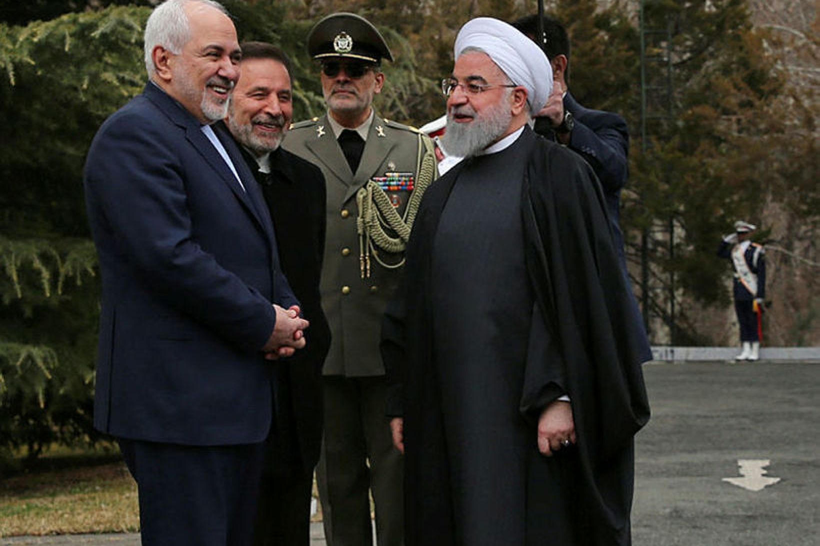 Mohammad Javad Zarif, utanríkisráðherra Írans, og forseti landsins, Hassan Rouhani, …