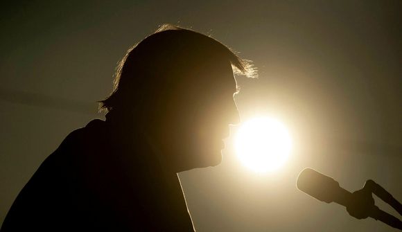 Demókratar færa út vígvöllinn og Trump leikur vörn