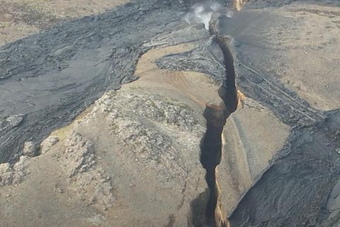 Magnús Tumi segir sprungurnar á og við Sundhnúkagígaröðina hafa myndast að mestu leyti fyrir um …
