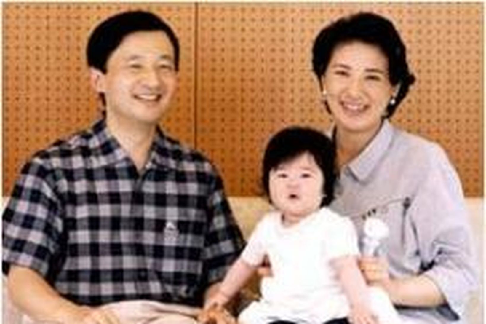 Masako krónprinsessa ásamt manni sínum, Naruhito krónprins, og dóttur þeirra …