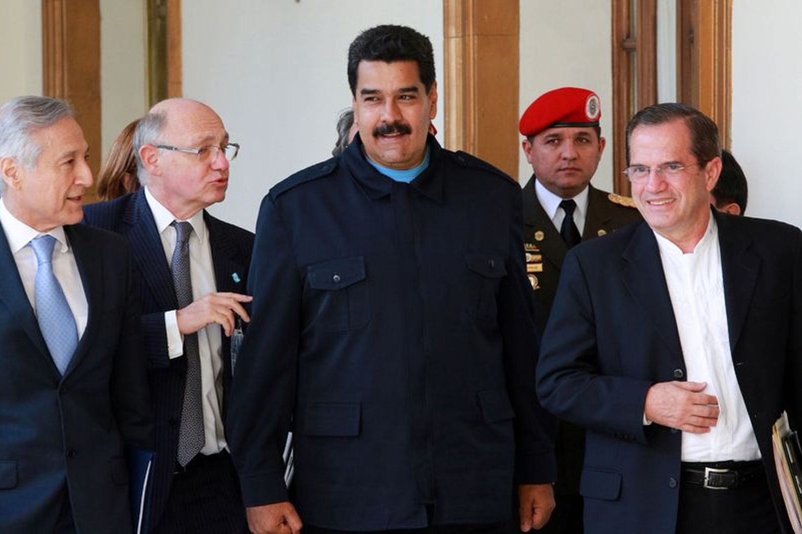 Nicolas Maduro, forseti Venesúela, fyrir miðju.