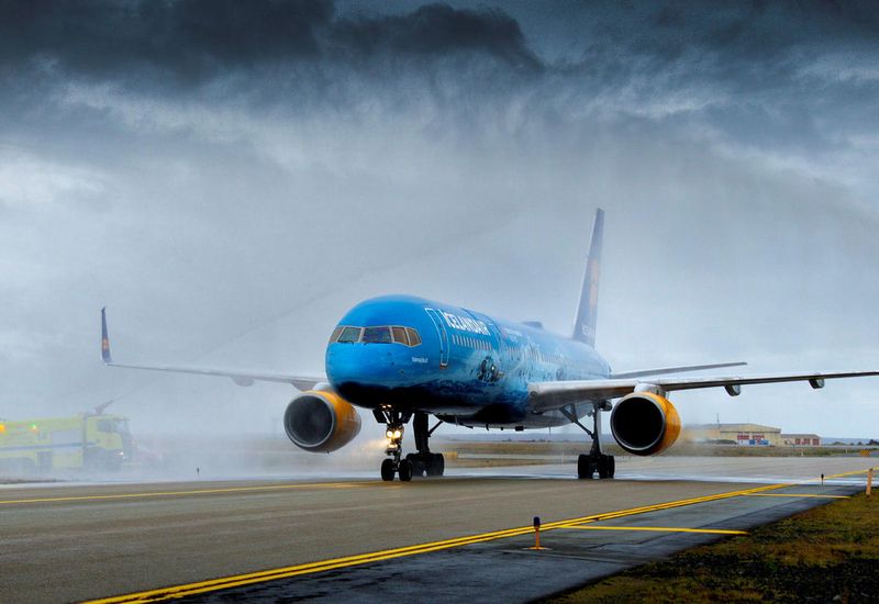 Vatnajökull, Icelandair&#8217;s Boeing 757 aircraft, was honored after landing at Keflavík Airport yesterday.