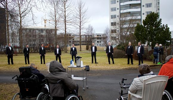 Fósturvísar stigu á stokk fyrir heimilisfólkið