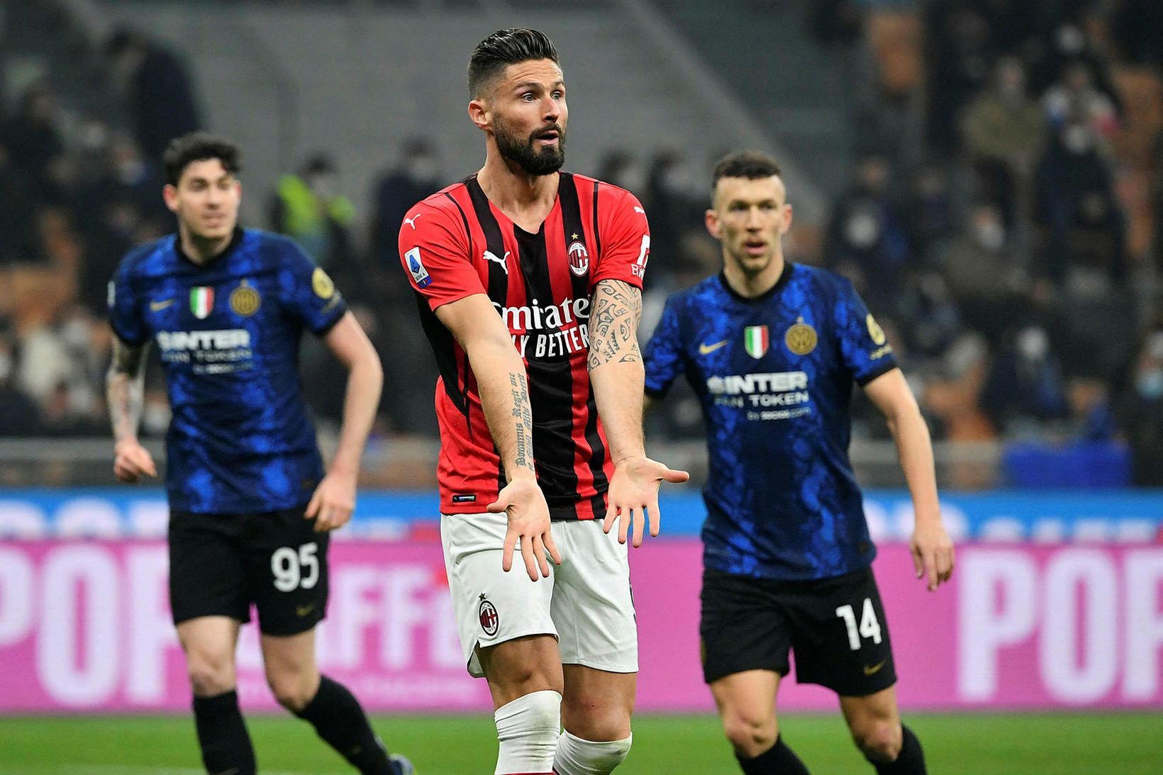 Olivier Giroud var hetja AC Milan.