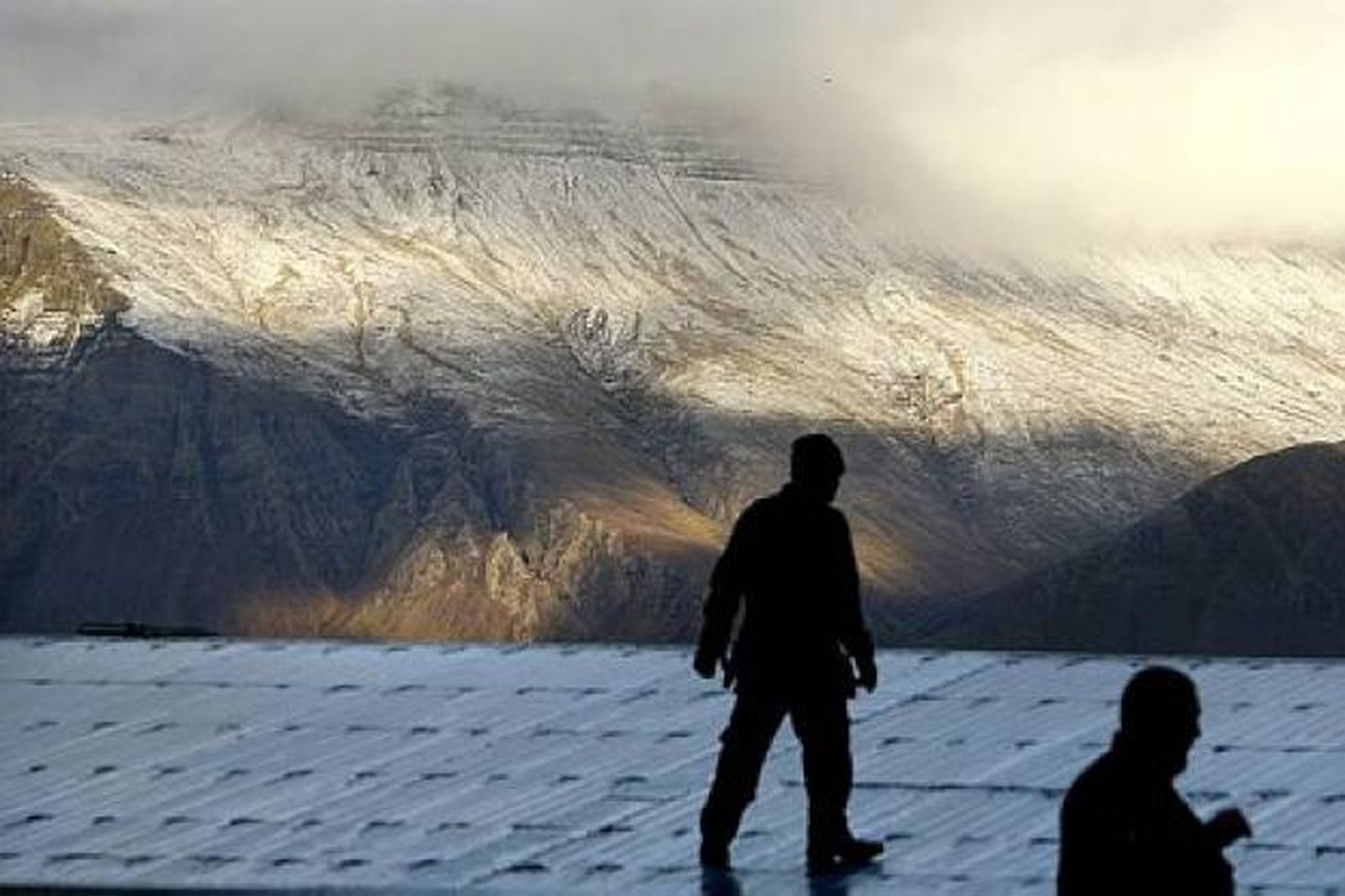 Það gránaði víða í fjöll í október þótt hlýtt væri …