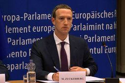 Stofnandi Facebook, Mark Zuckerberg, kom fyrir Evrópuþingið í dag.