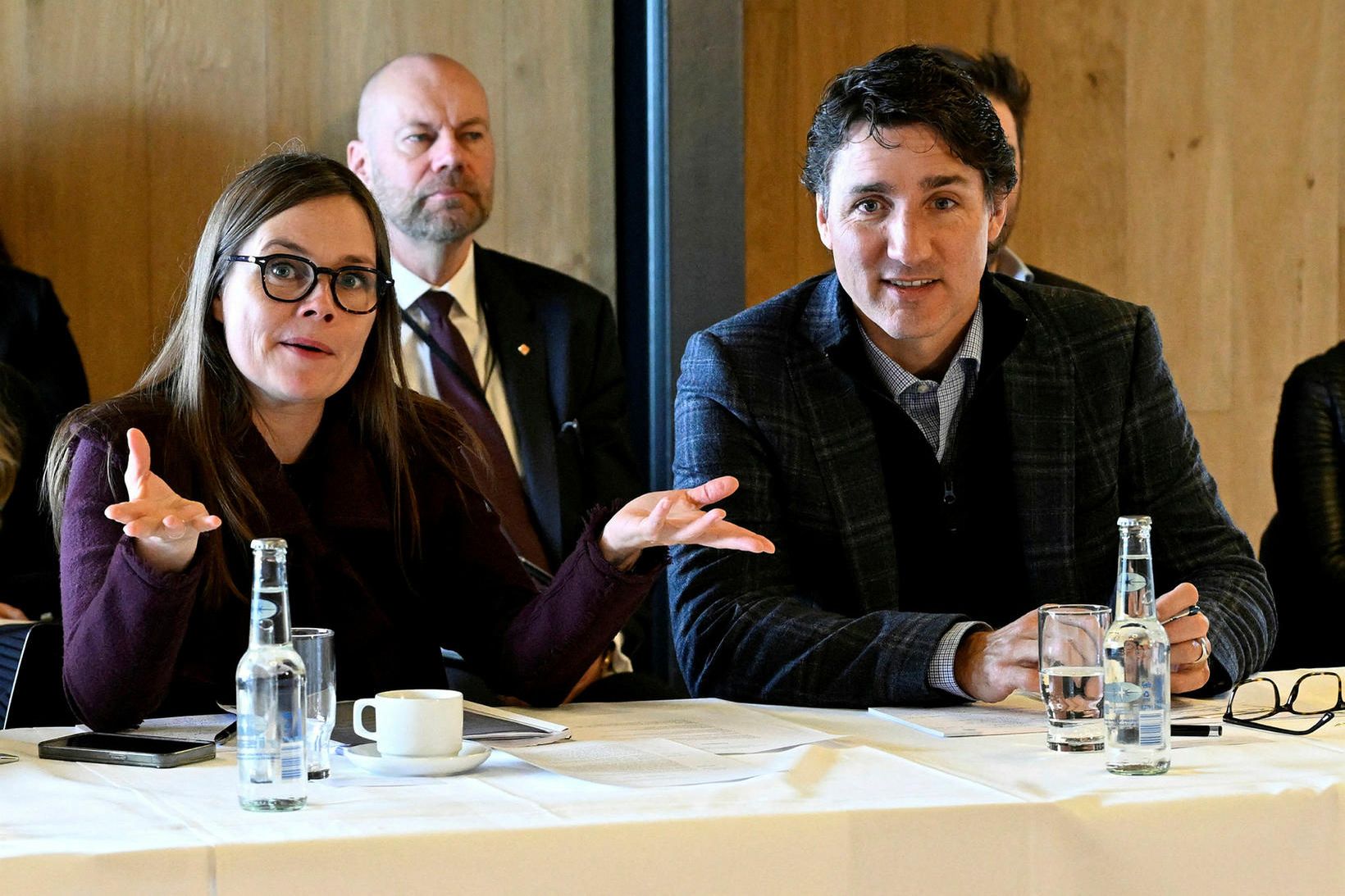 Katrín Jakobsdóttir forsætisráðherra og Justin Trudeau, forsætisráðherra Kanada, í Eldheimum.