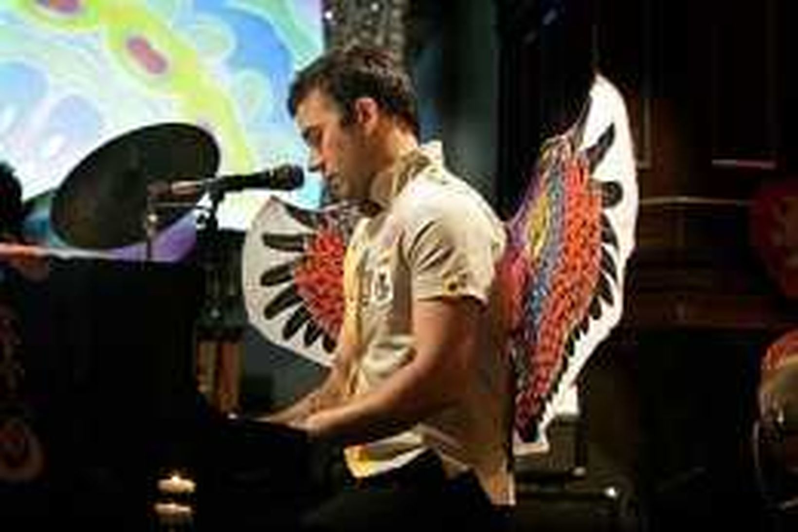 Sufjan Stevens við flygilinn í kvöld