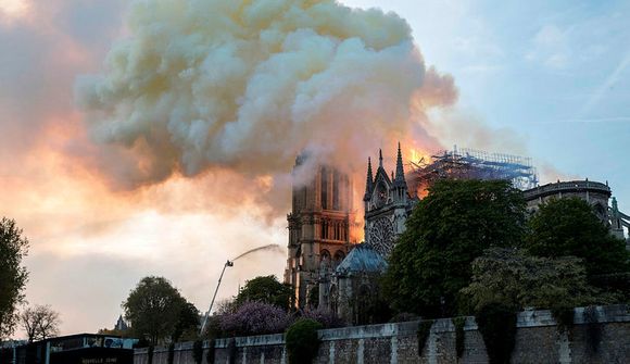 Viðgerðir á Notre Dame taki 15-20 ár