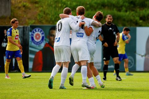 FH-ingar fagna í gær.