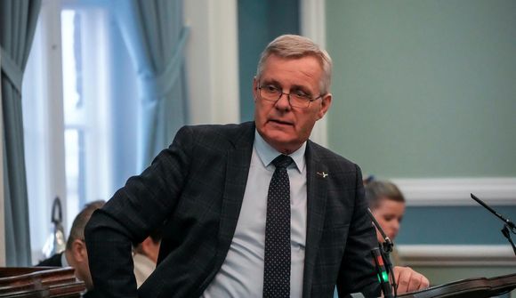 Minni hluti tekur á móti gestum