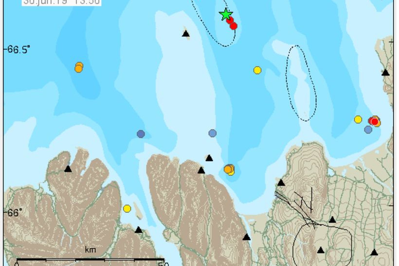 Jarðskjálftinn varð klukkan 12:58.