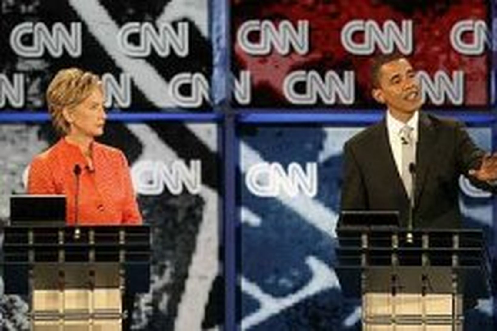 Hillary Clinton og Barack Obama í nýlegum sjónvarpskappræðum.