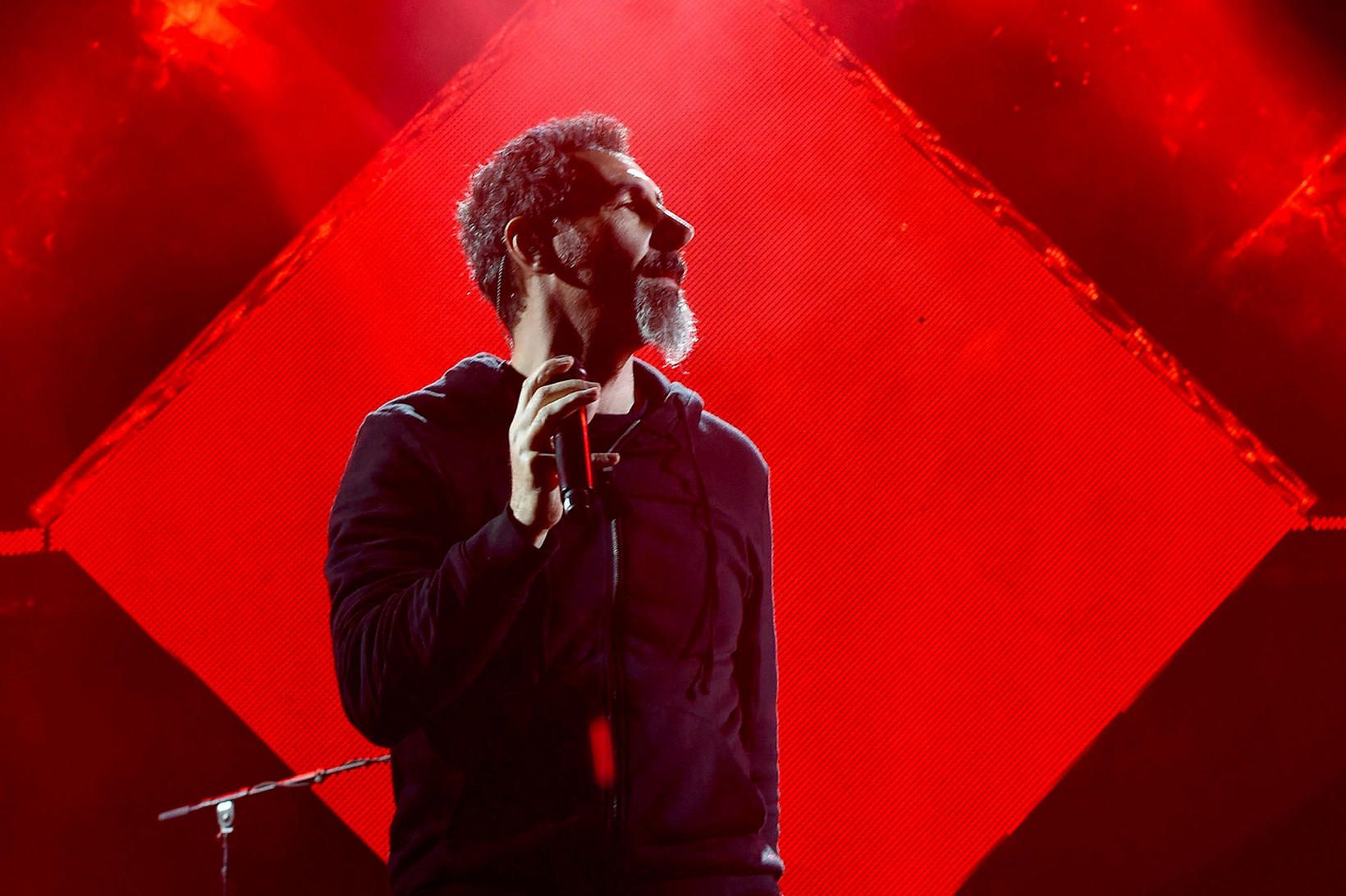 Serj Tankian er með ráð undir rifi hverju.