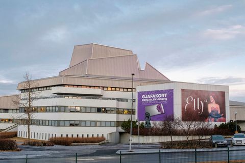 Samningurinn gildir til 31. janúar 2028.