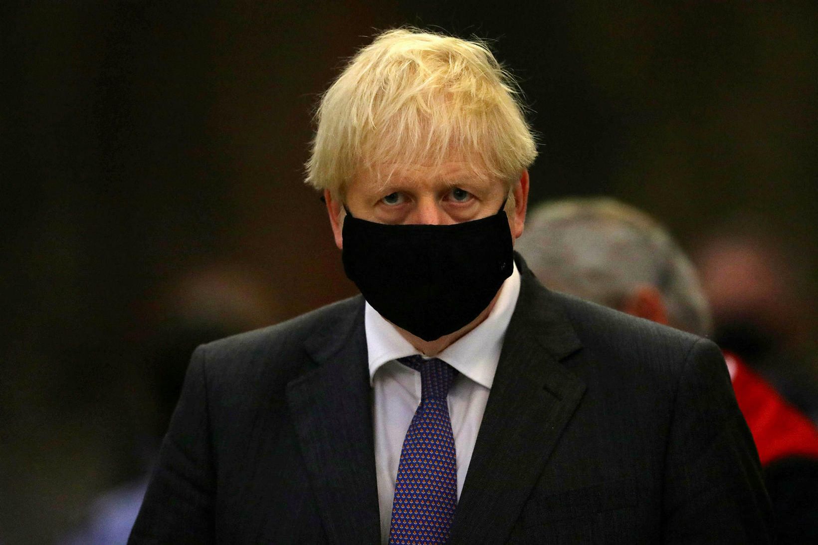 Boris Johnson, forsætisráðherra Bretlands, með grímu fyrr í mánuðinum.