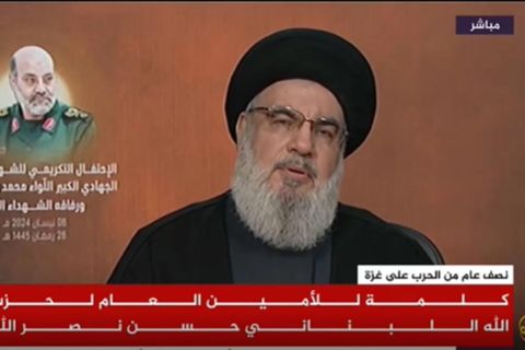 Hassan Nasrallah, leiðtogi Hisbollah-samtakanna, minnist Mohammad Reza Zahedi, sem lést í byrjun mánaðar.
