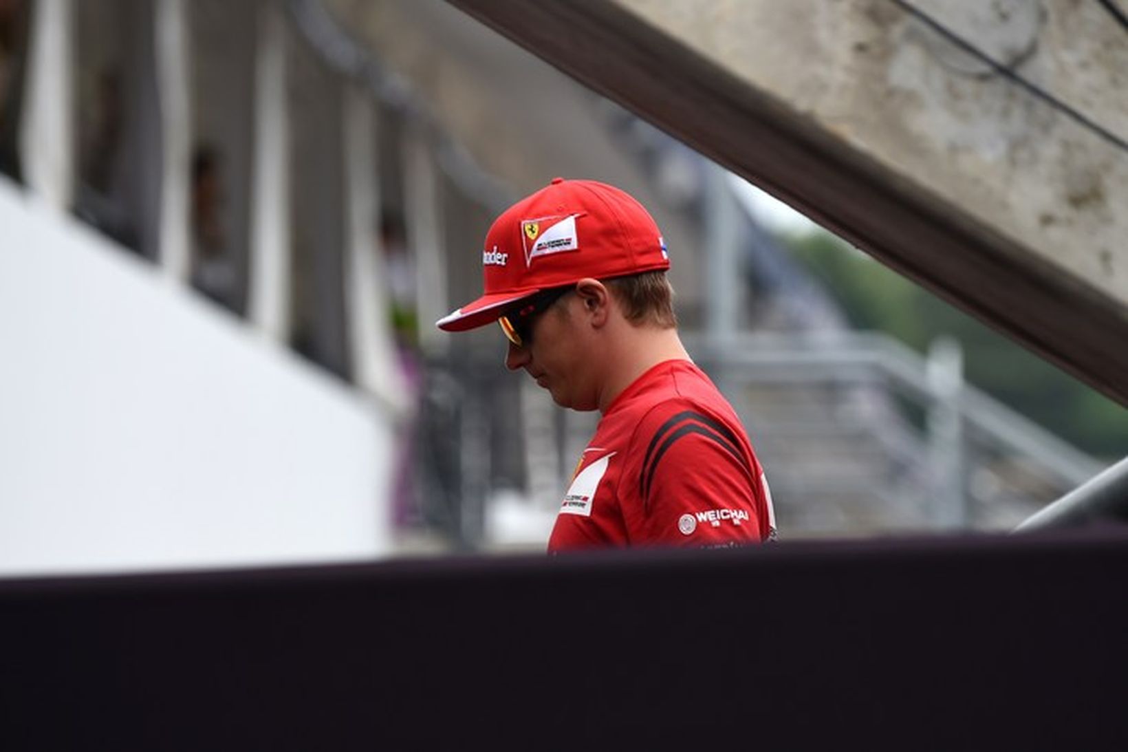 Kimi Räikkönen var ósáttur við dekkjataktík Ferrari.