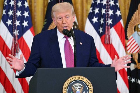 Donald Trump Bandaríkjaforseti hefur sætt gagnrýni vegna viðbragða sinna við mótmælunum.