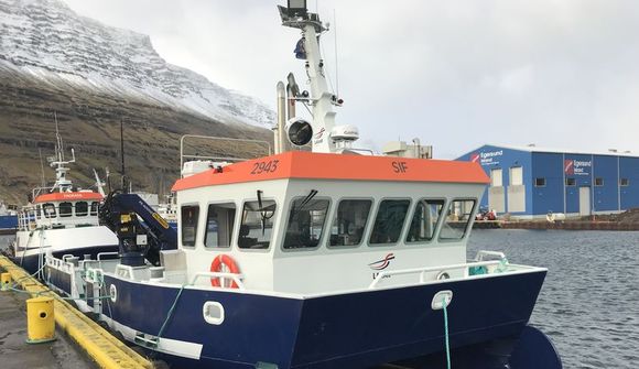 Fiskeldisskip kyrrsett á Eskifirði