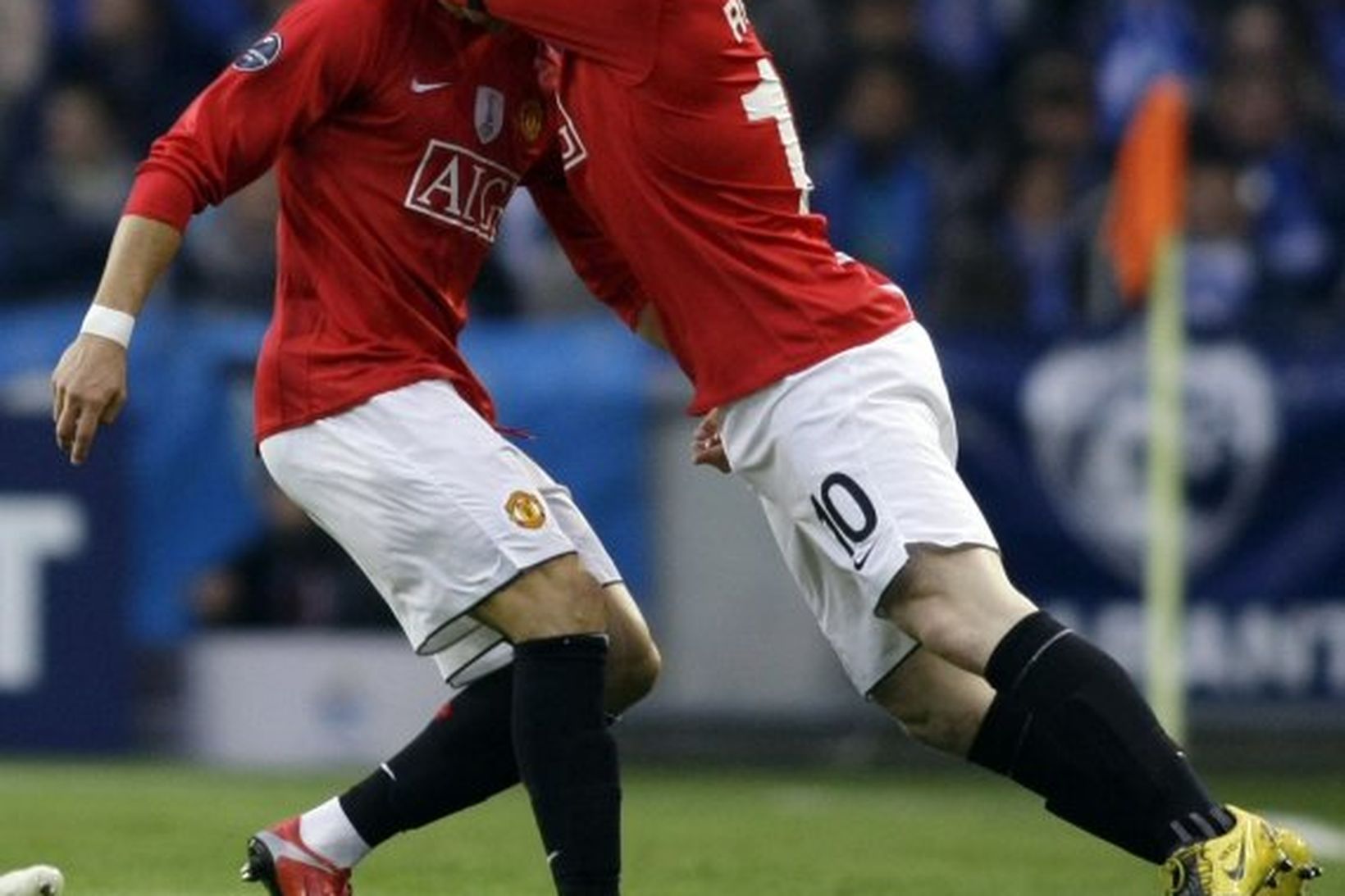 Cristiano Ronaldo og Wayne Rooney fagna marki með Manchester United.