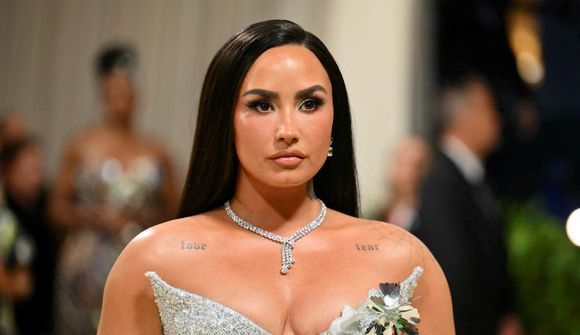 Demi Lovato sér vonarneista eftir 5 innlagnir á geðdeild