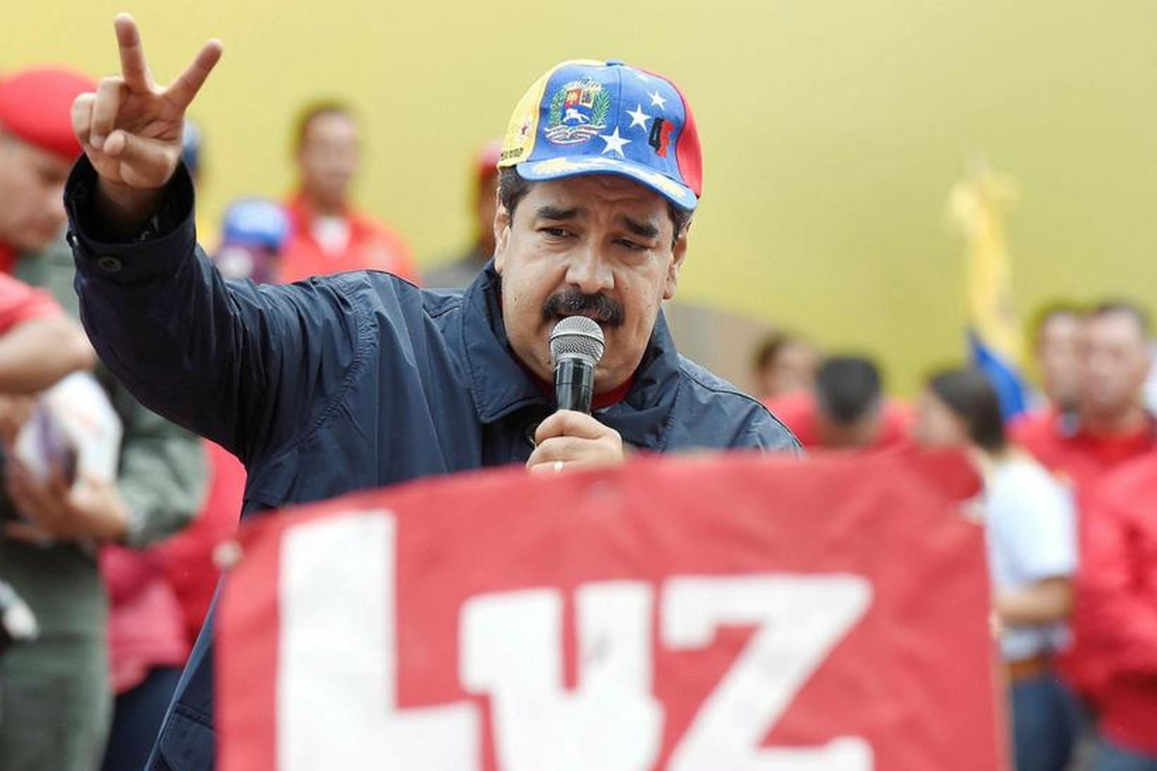 Forsetinn Nicolas Maduro nýtur ekki mikilla vinsælda í Venesúela um …
