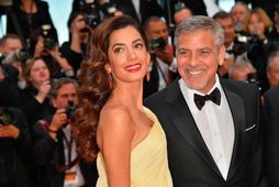 Leikarinn George Clooney og eiginkona hans, mannréttindalögfræðingurinn Amal Clooney. Þau gáfu milljón dollara til samtaka …