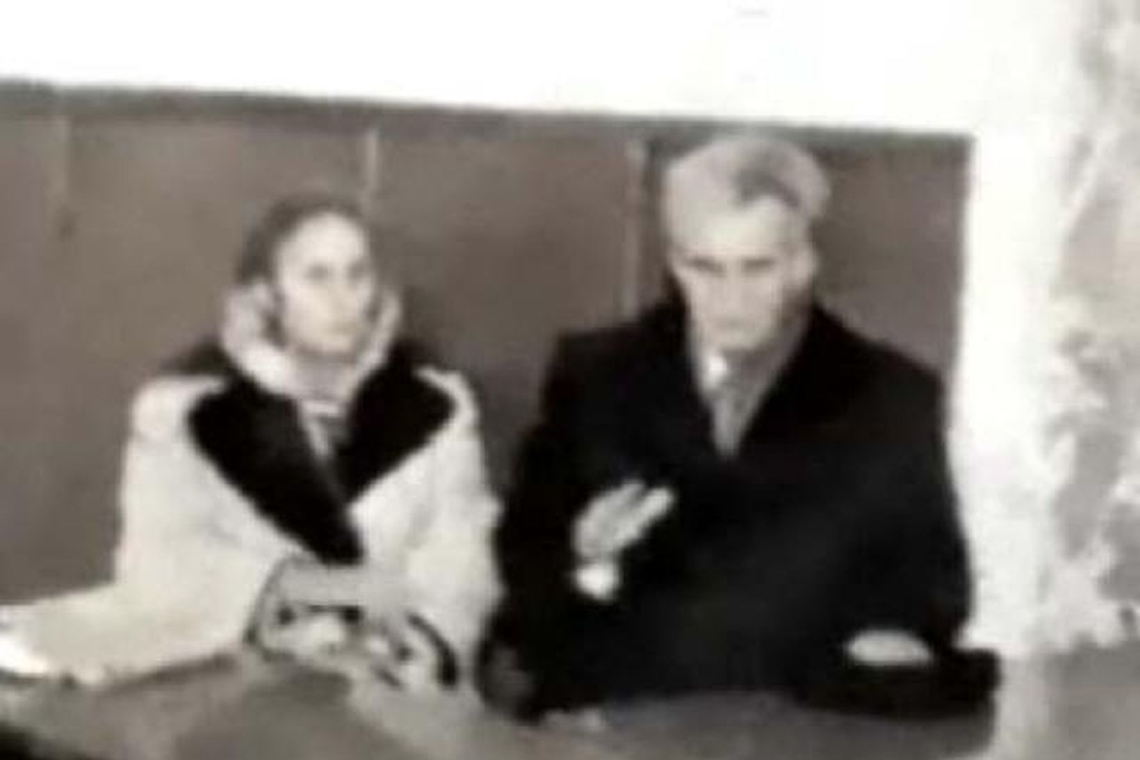 Nicolae Ceausescu og Elena kona hans skömmu áður en þau …