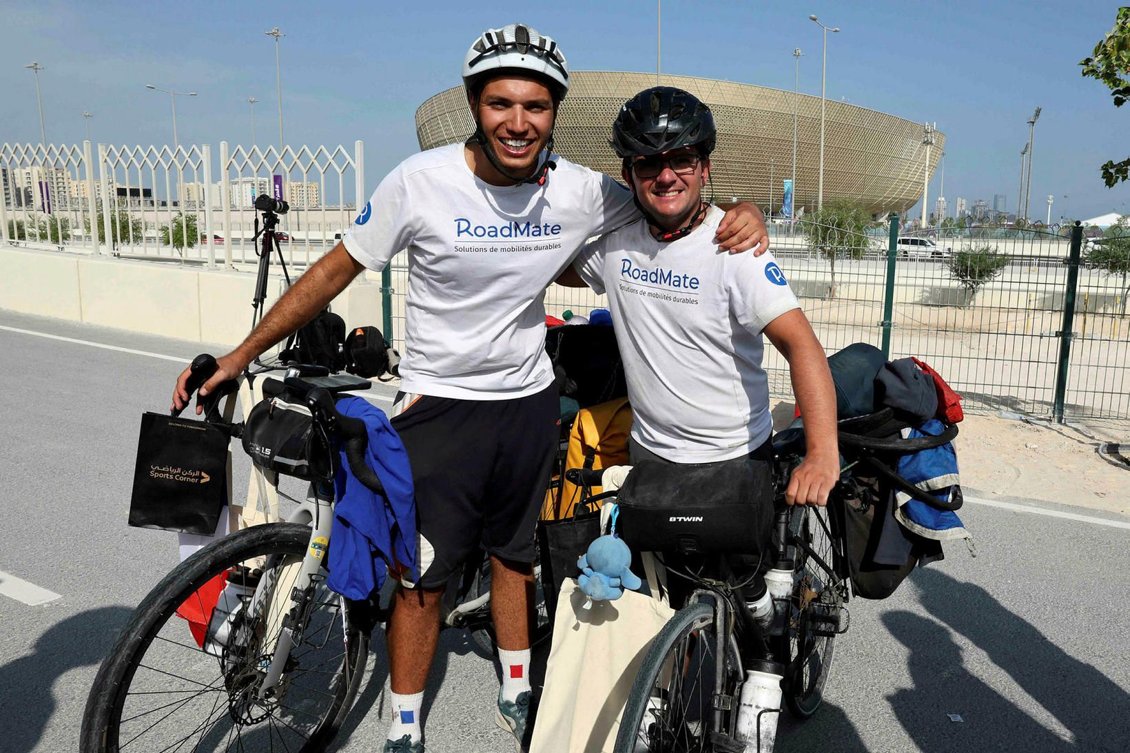 Mehdi Balamissa og Gabriel Martin hjóluðu frá París til Doha.