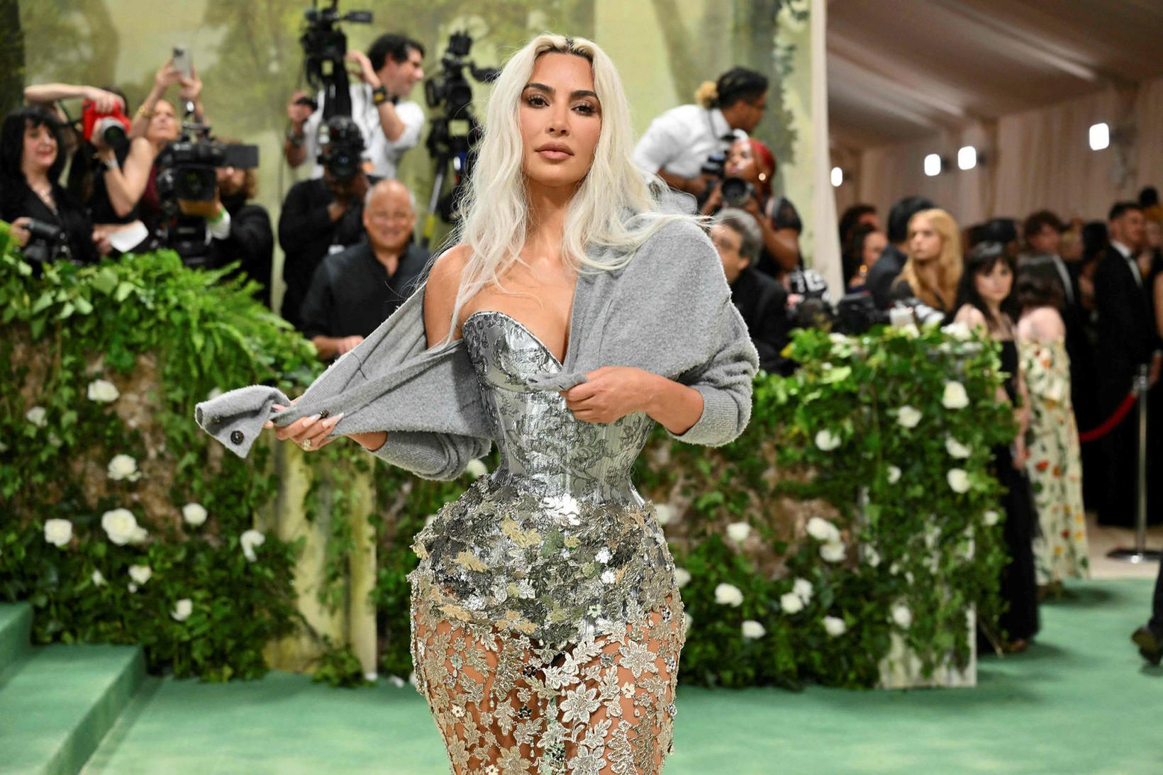 Kim Kardashian notar hárþurrku á skartgripasafnið sitt.