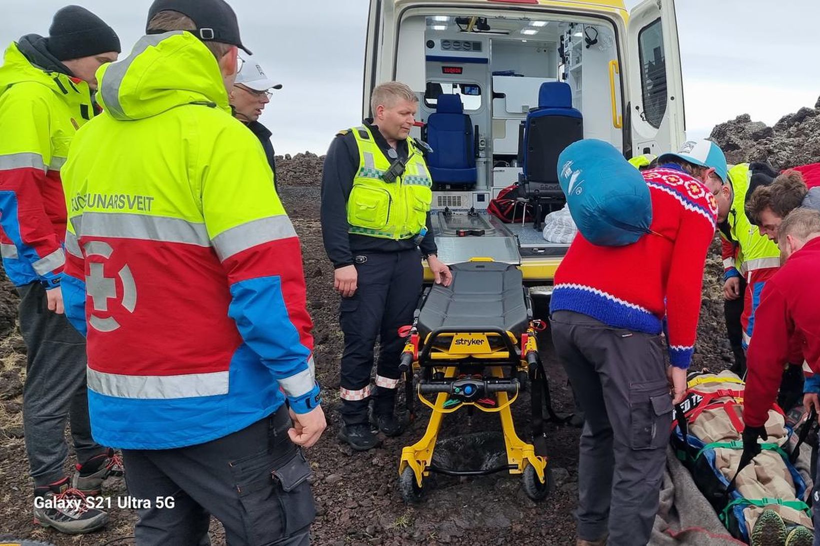 Tíu félagar í björgunarfélaginu gengu á slysstað með sérstakan búnað …