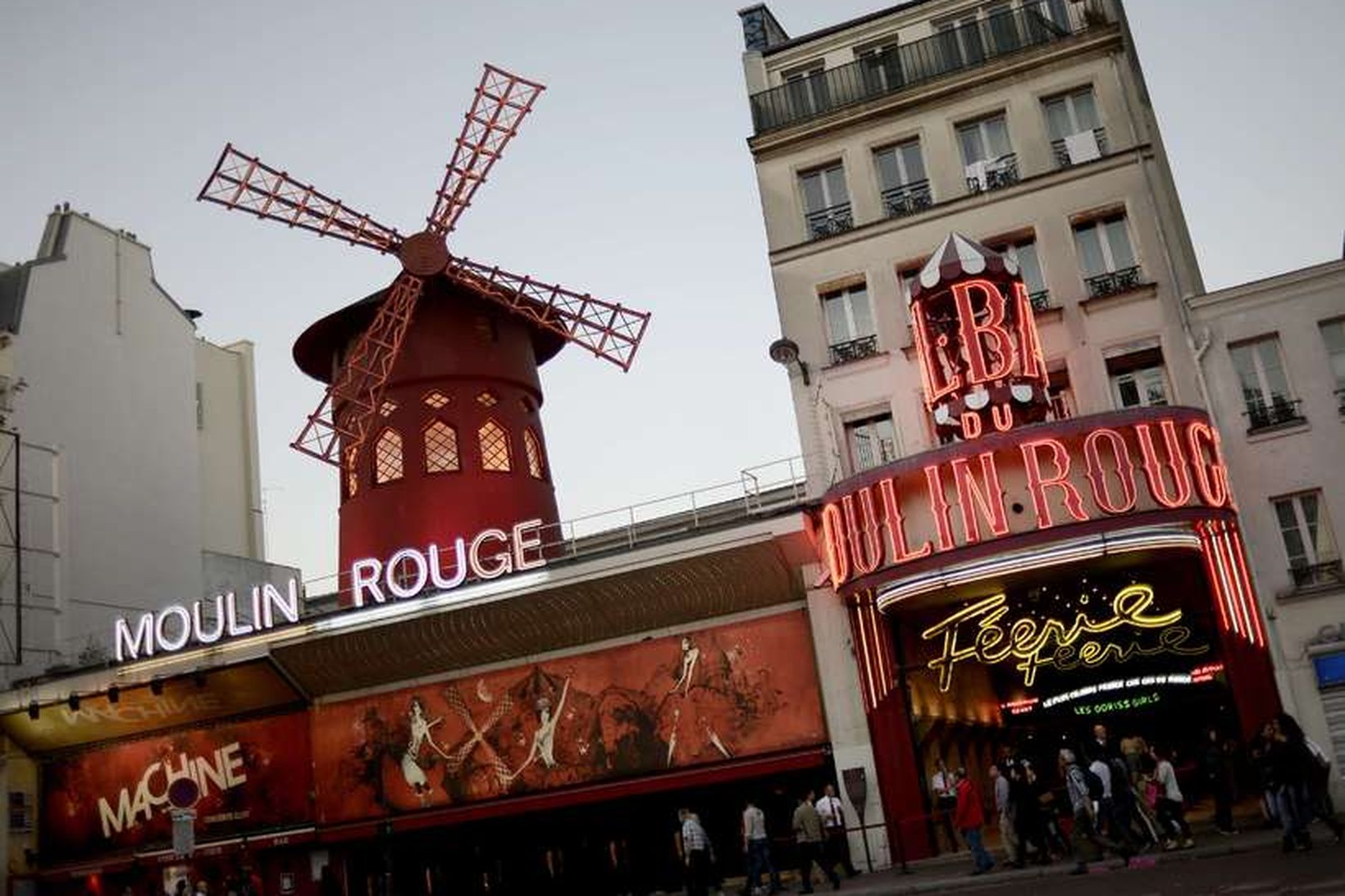 Moulin Rouge c