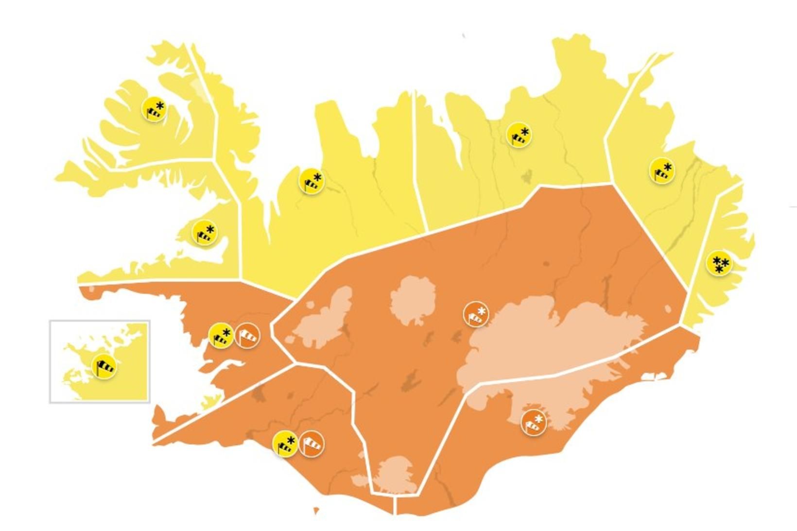 Fólk beðið um að vera ekki á ferðinni á meðan veðrið gengur yfir
