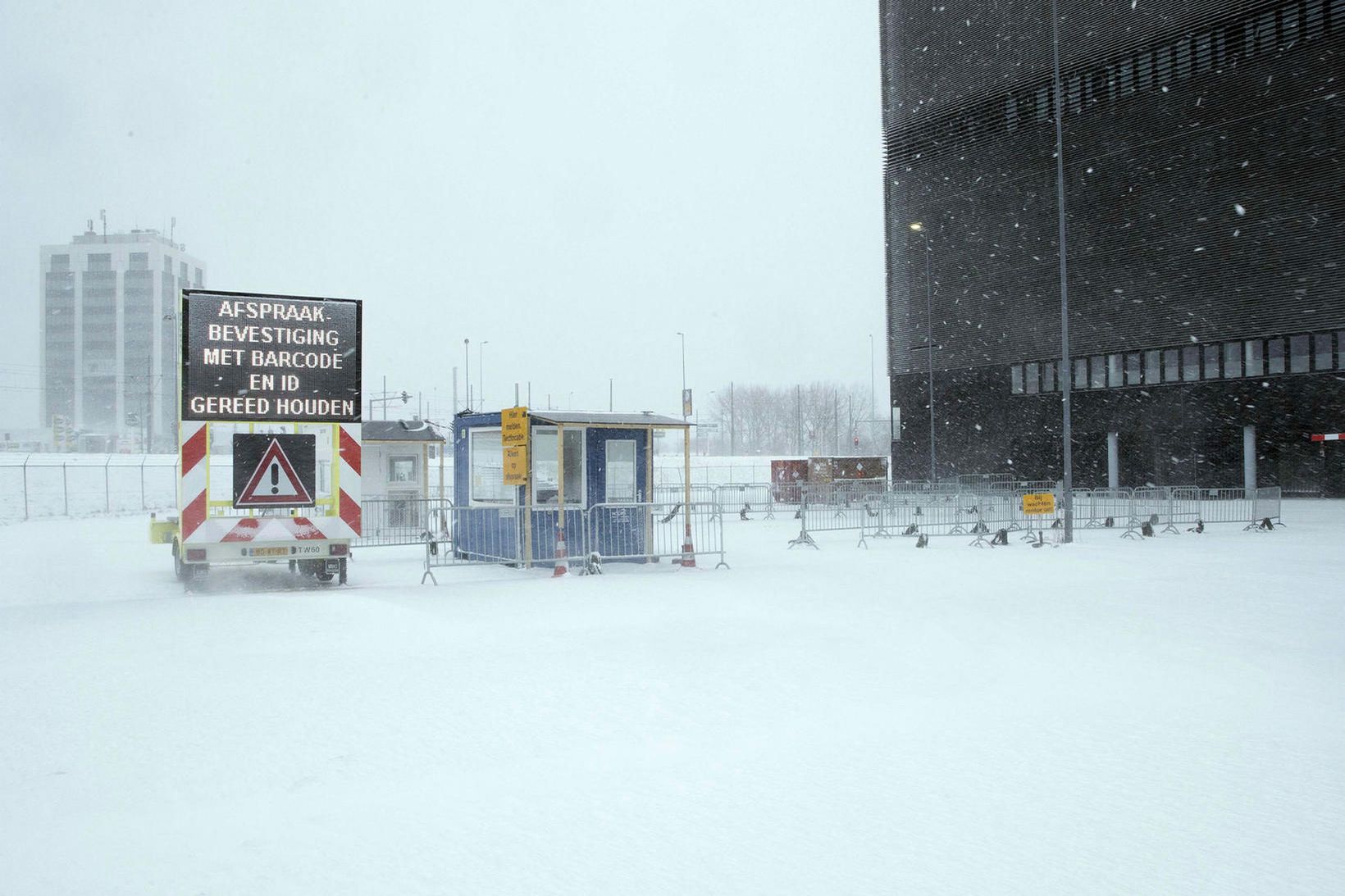 Útgöngubann hefur verið í gildi frá klukkan 21-4:30 í Hollandi …