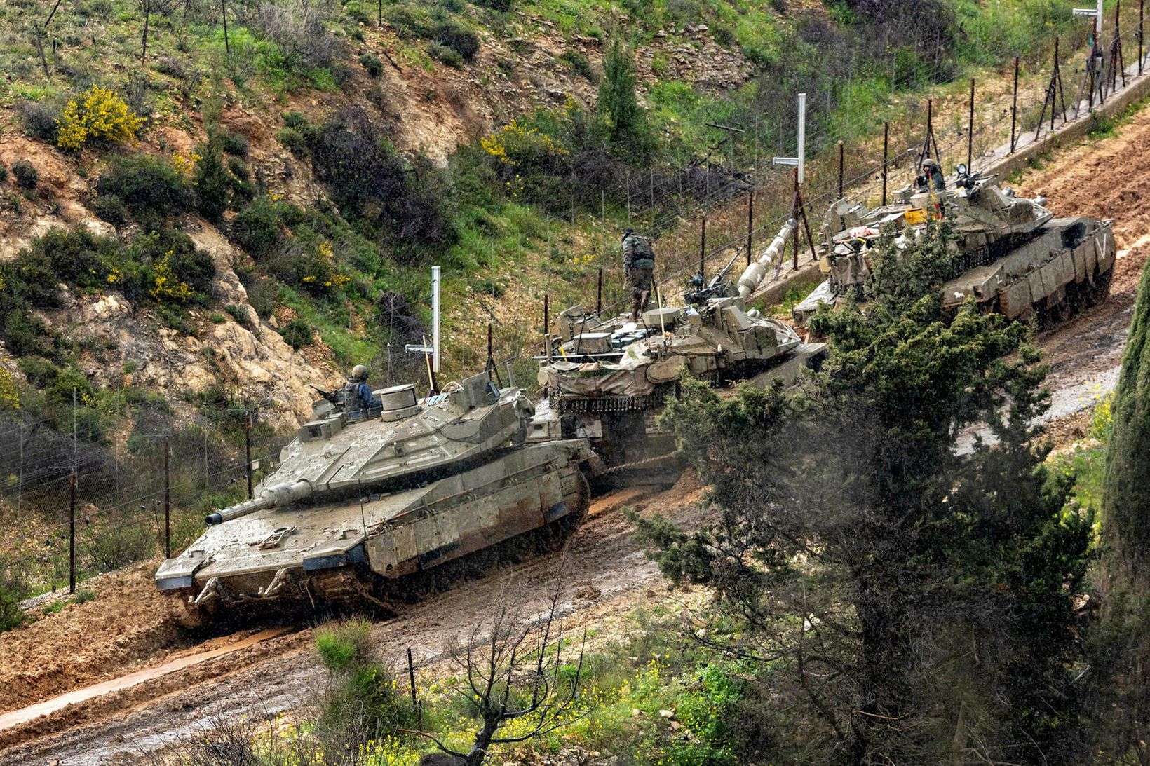 Ísraelskum skriðdreka ekið á friðargæslubíla SÞ