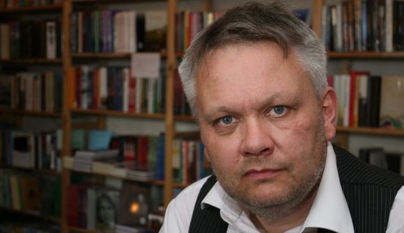 Bjarni farinn úr VG