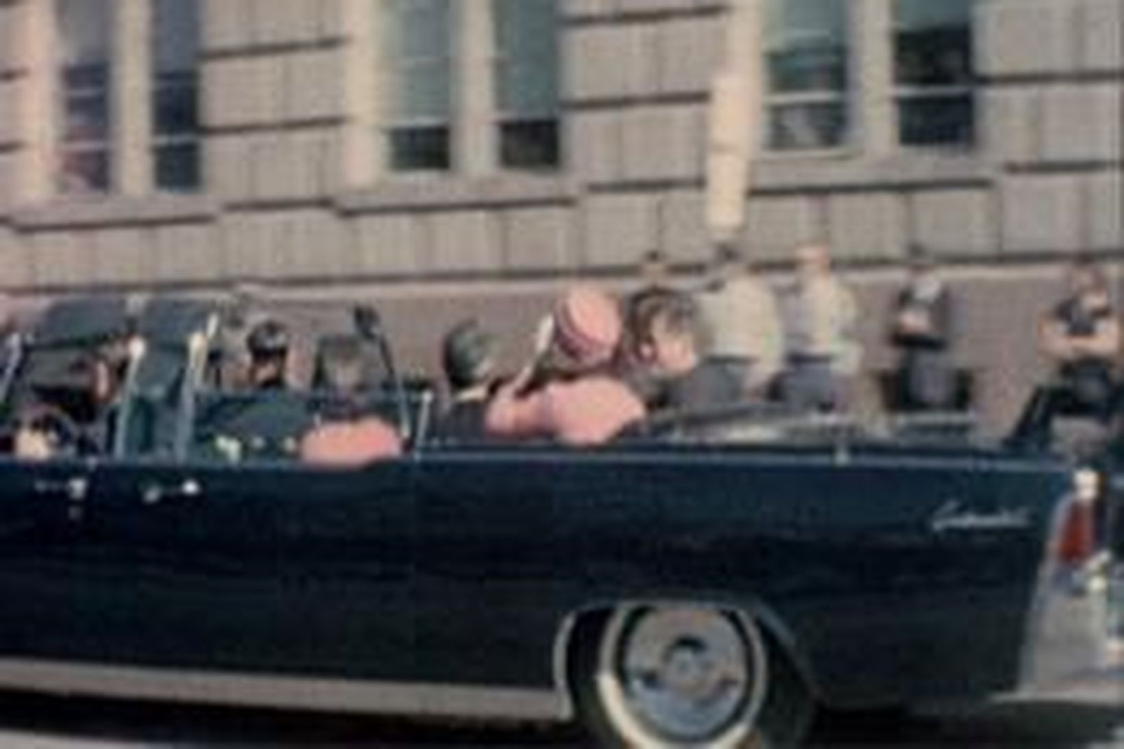 John F. Kennedy og Jacqueline skömmu áður en forsetinn var …