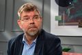 Efnahagshorfur Jón Bjarki Bentsson aðalhagfræðingur Íslandsbanka segist vera svartsýnni á verðbólguhorfur en Seðlabankinn.