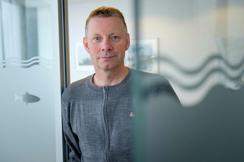 Björn Hembre forstjóri Arnarlax segir félagið tilbúið að greiða þjónustugjöld fyrir veitta þjónustu við löndun …
