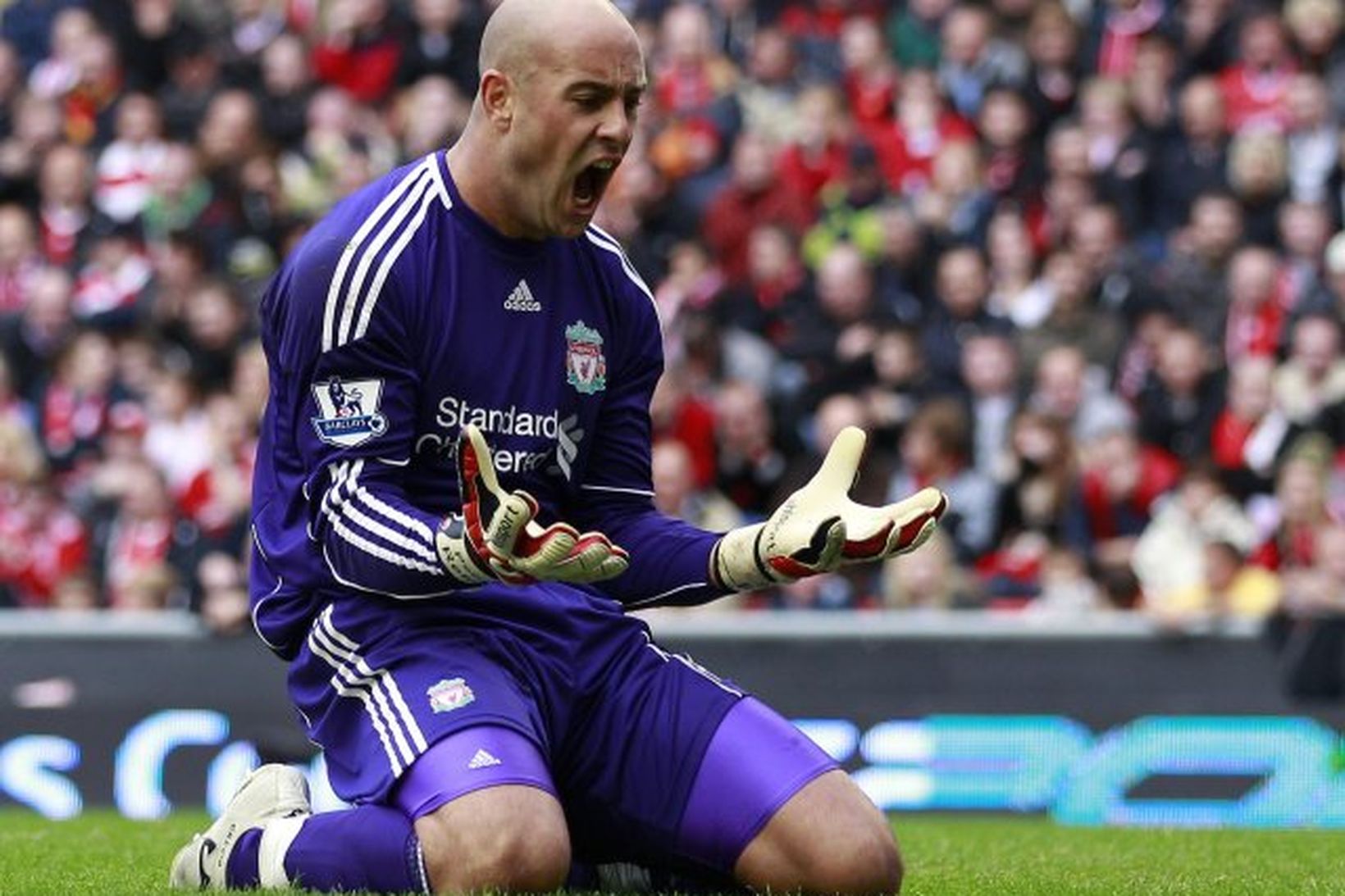 Pepe Reina verður í eldlínunni með Liverpool í kvöld.