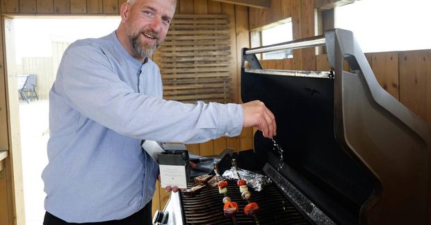 Þórir Erlingsson elskar að grilla í öll mál og er með grillhús í garðinum þannig …