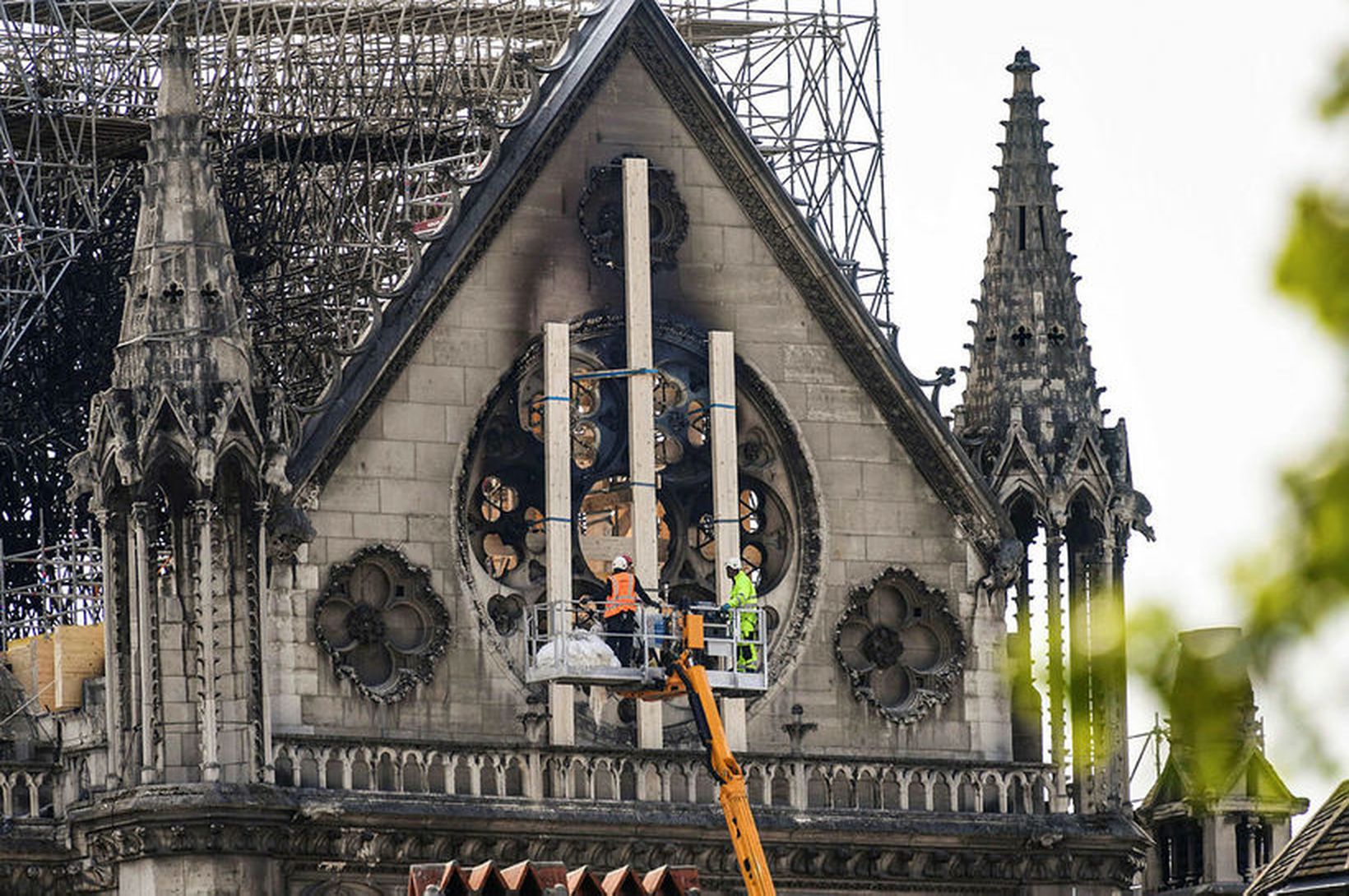 Rigningin versti óvinur Notre Dame