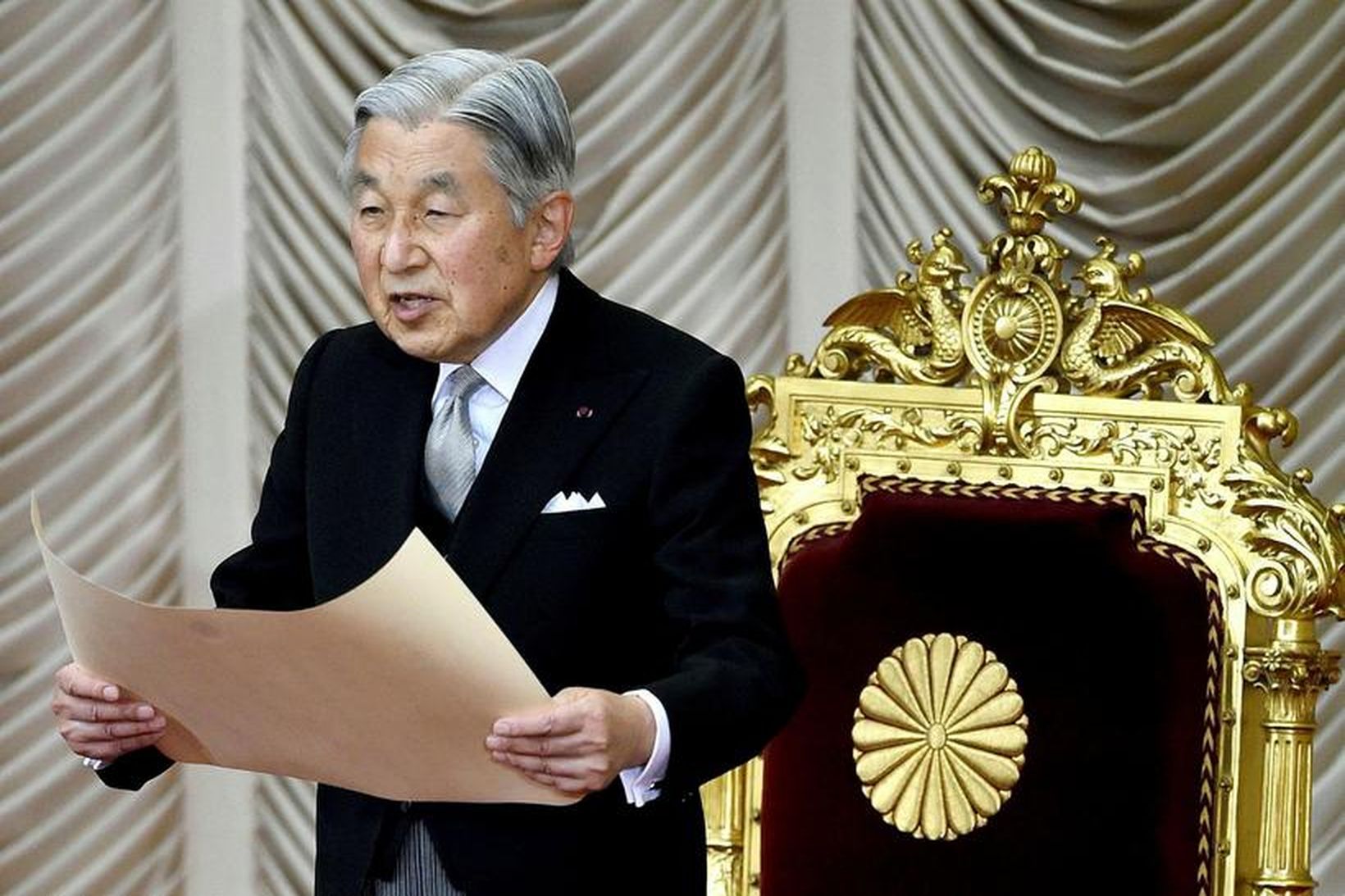 Akihito, keisarinn í Japan.