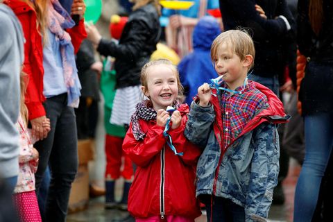 Veður­fræðingur hjá Veður­stofu Íslands segir „smá rigningu“ ekki þurfa að koma í veg fyrir hátíðarhöld …