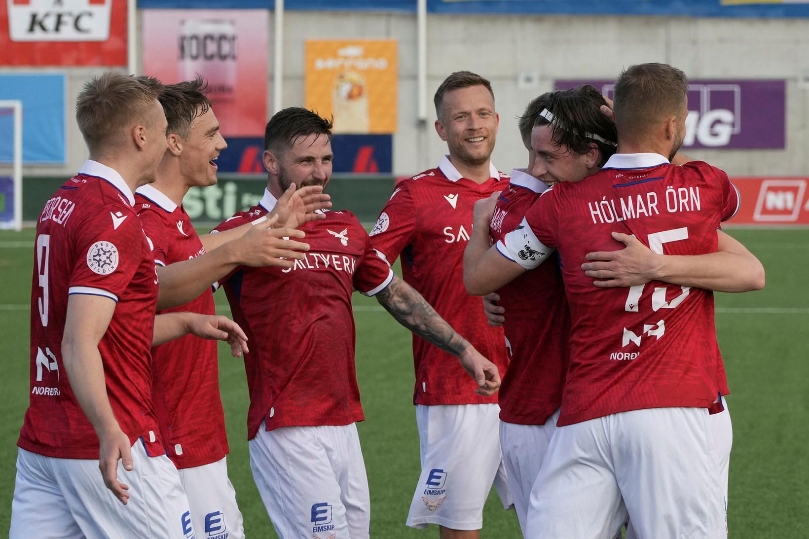 Valsmenn spila gegn Kauno á Hlíðarenda þessa stundina.