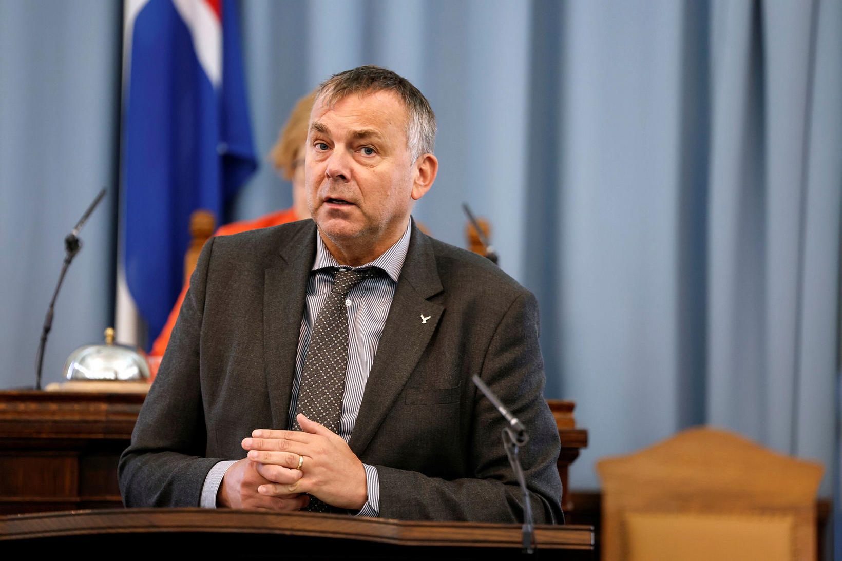 „Erum við í þættinum Satt eða logið?“